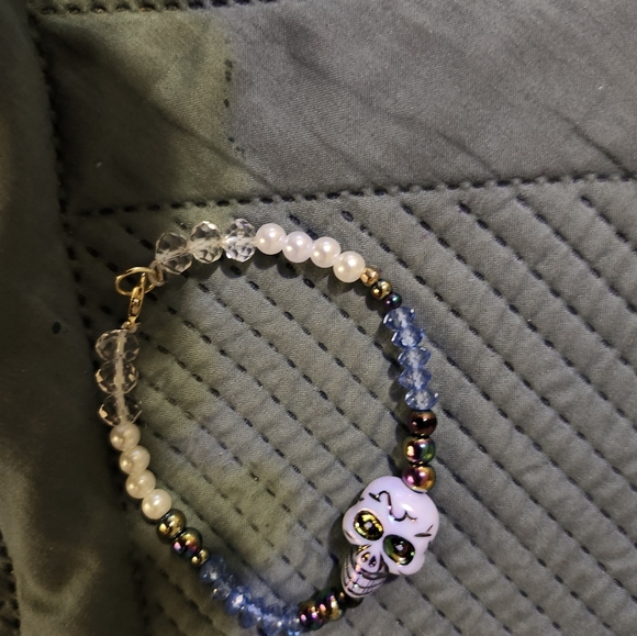 Jewlery,:bracelets,necklaces,chokers,keychains - Picture 6 of 14